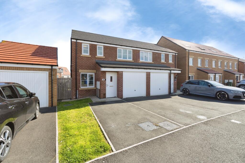 3-bed semi-detached on Yeavering Way, Blyth, NE24, £190,000