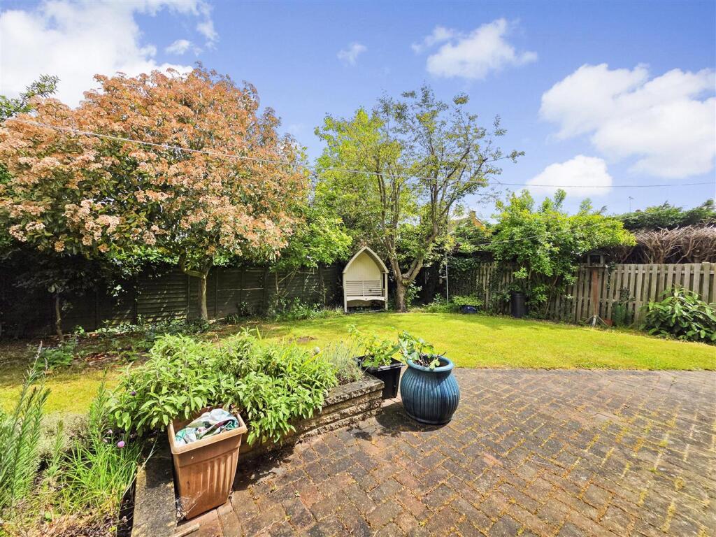 House in Gedling, Nottinghamshire - View 2