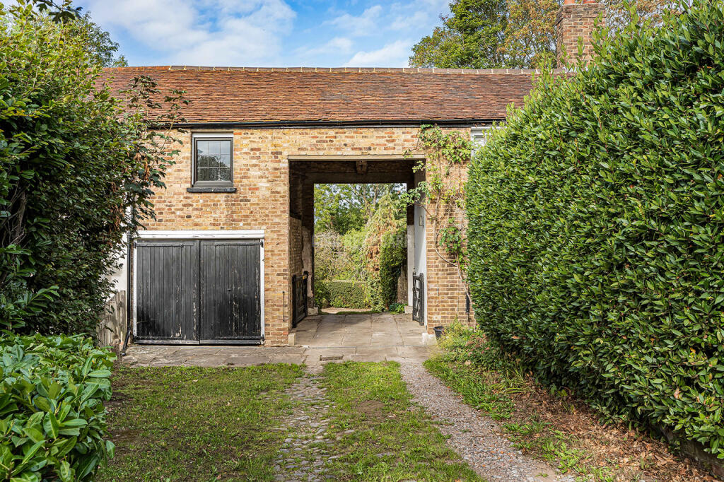 House in London - View 5