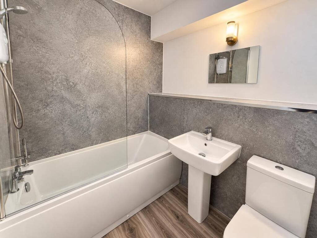 Apartment in Northampton, Phippsville - View 5