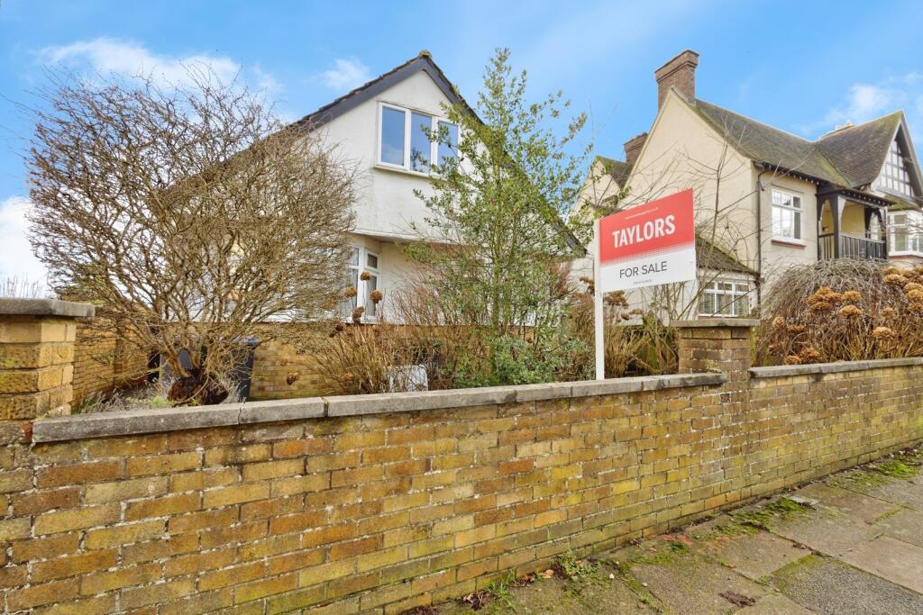 Main image of property: Abington Park Crescent, Northampton, Northamptonshire, NN3