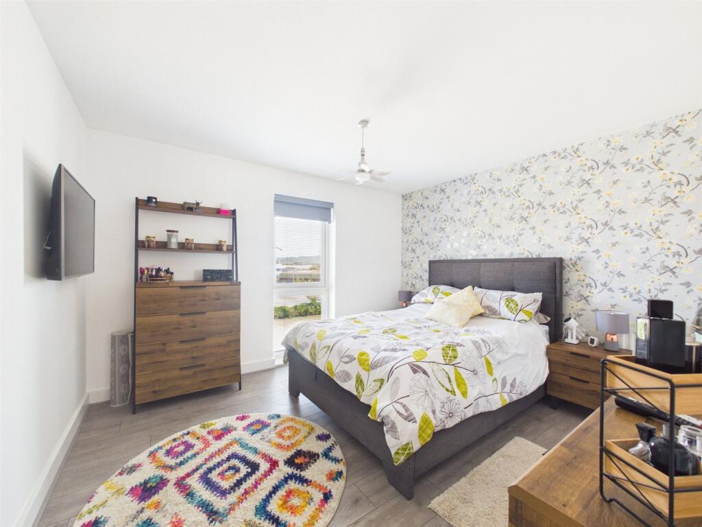 Apartment in Gloucester, Gloucestershire - More
