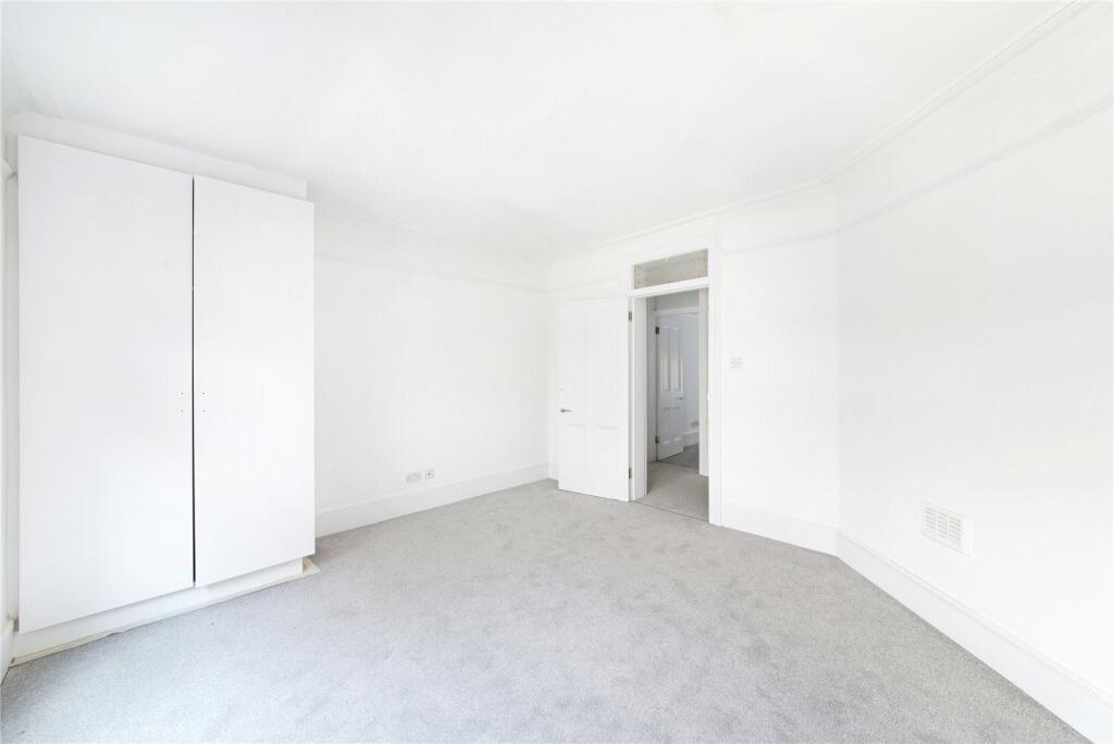 Apartment in London - View 3