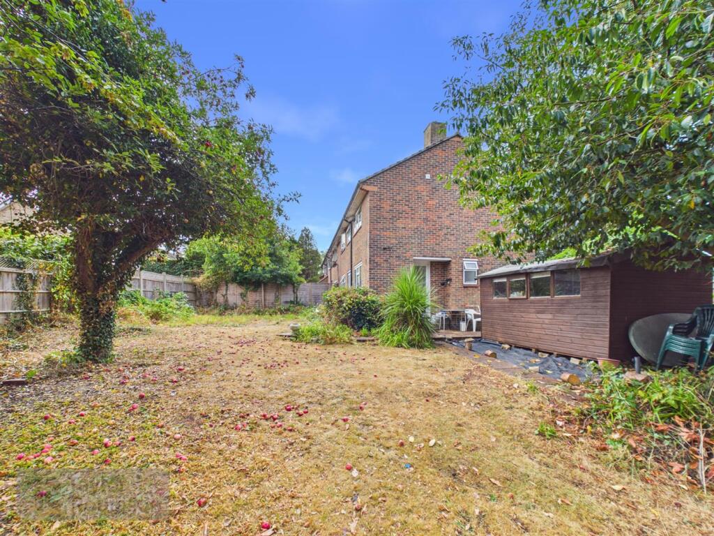 House in Crawley, Worth - More