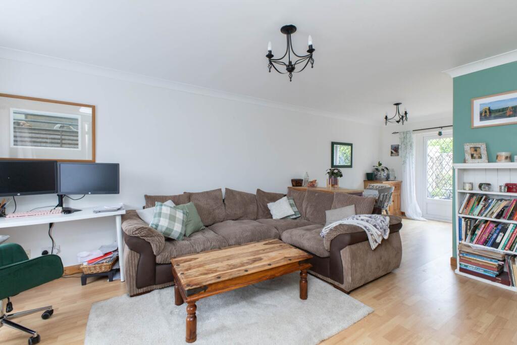 House in Horsham, West Sussex - More