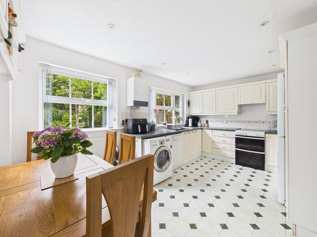 House in Reading, Lower Earley, Earley - View 3
