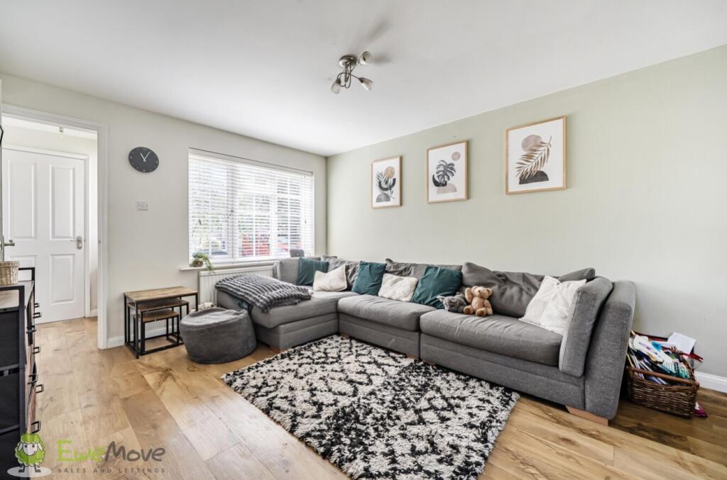 House in Basingstoke and Deane, Tadley - More