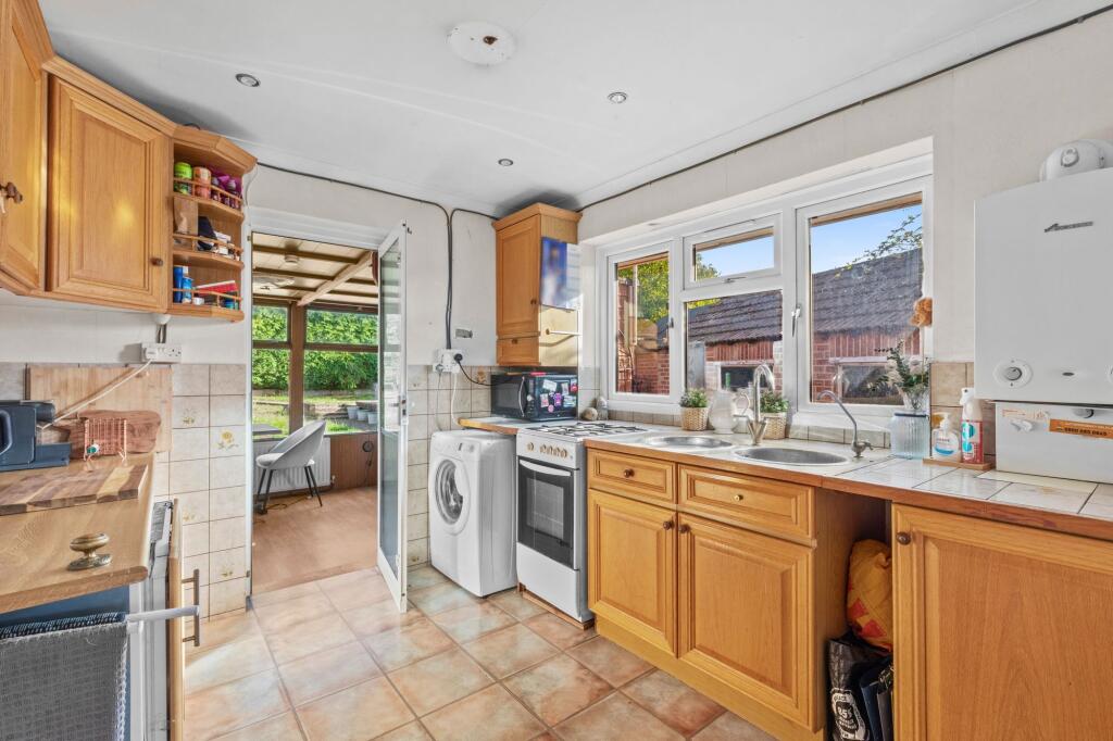 Wood Lane Close, Flackwell Heath, HP10 photo 3