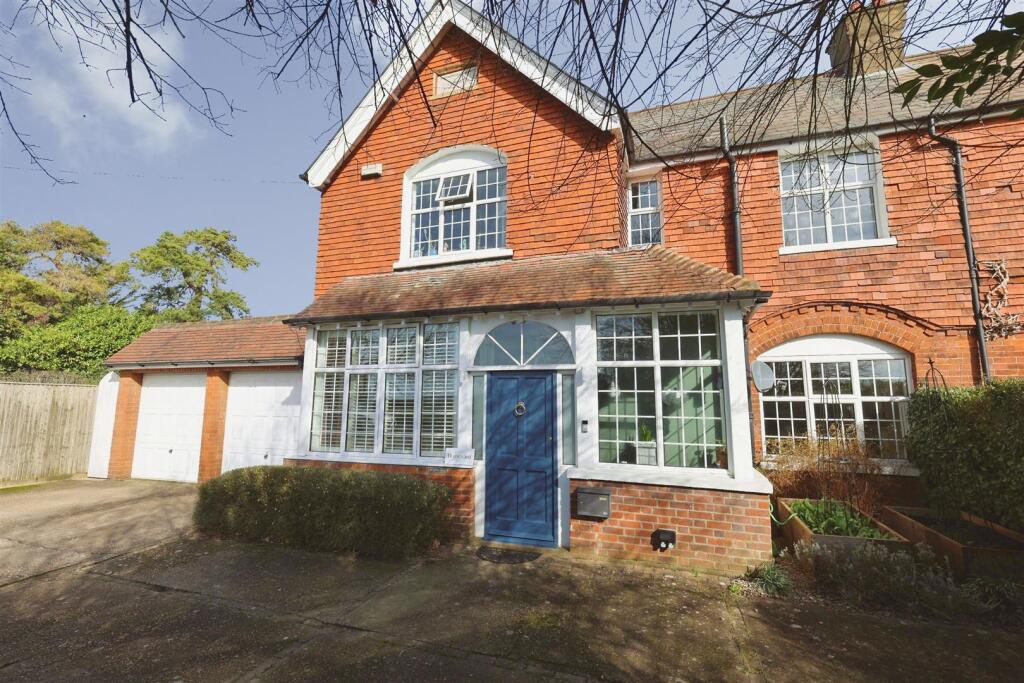 Main image of property: Dunton Green, Sevenoaks