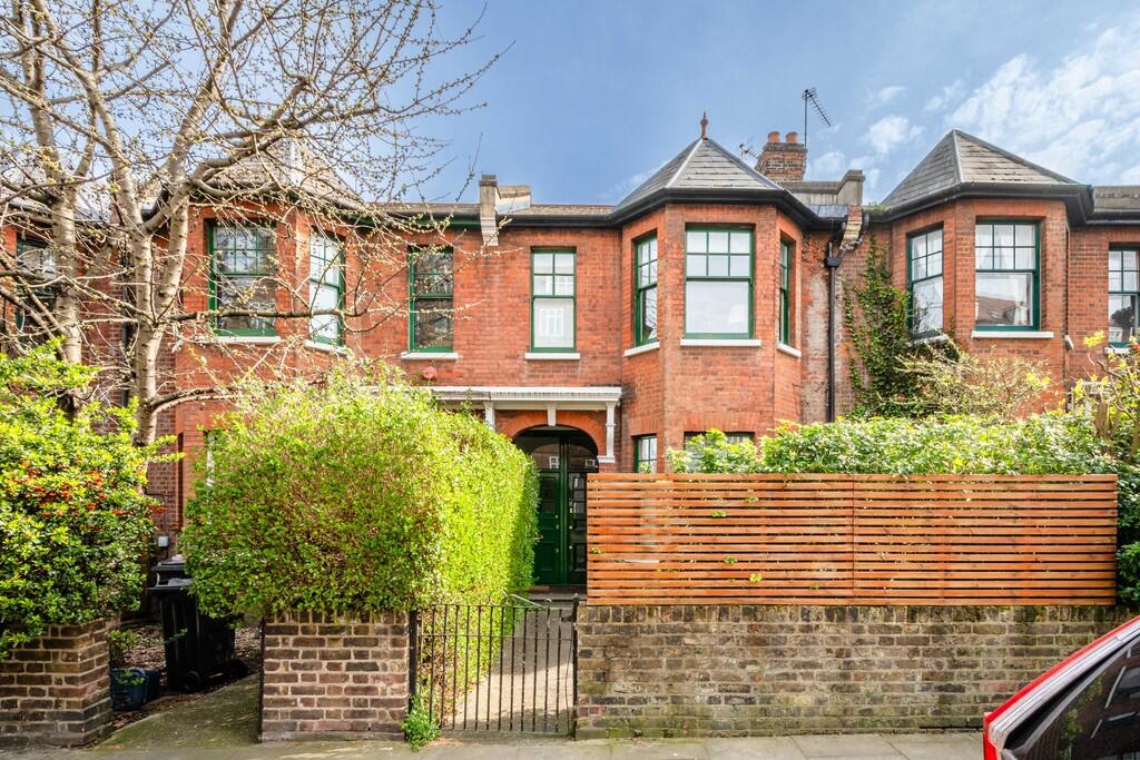 Main image of property: Shacklewell Lane, E8