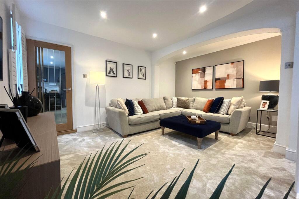 Main image of property: Long Garden Walk, Farnham, Surrey, GU9