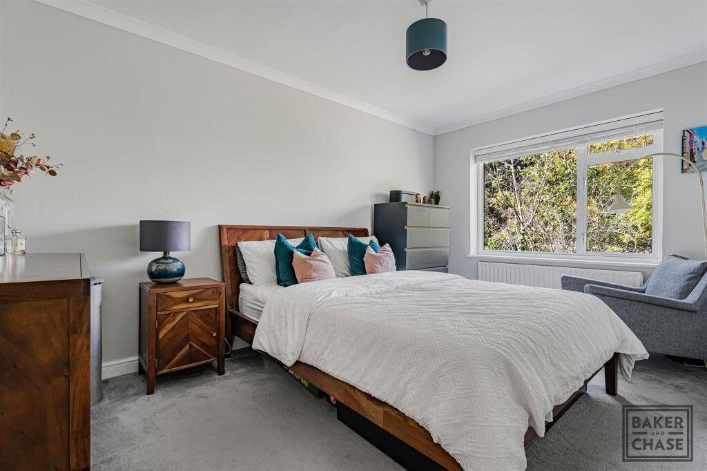 Apartment in Enfield - More