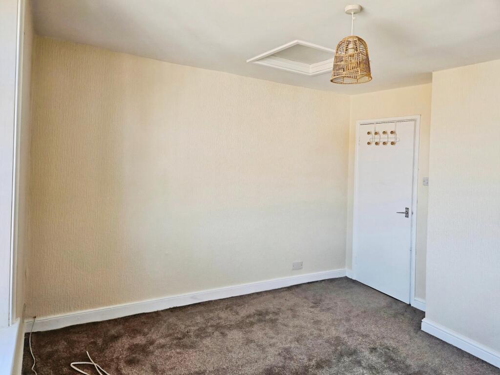 Apartment in Warminster, Wiltshire - View 3