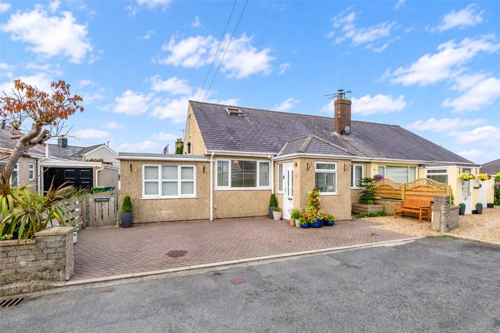 3-bed bungalow on Mountain View, Llanrug, Caernarfon, Gwynedd, LL55, £325,000