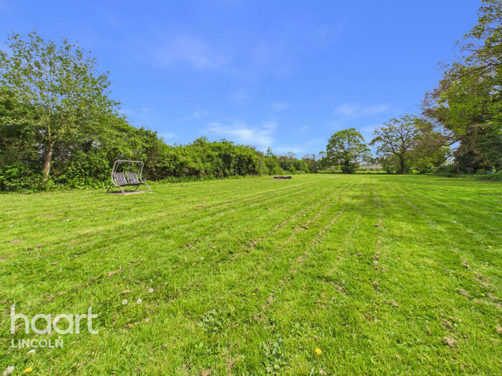 House in North Kesteven, Morton, Swinderby - View 2