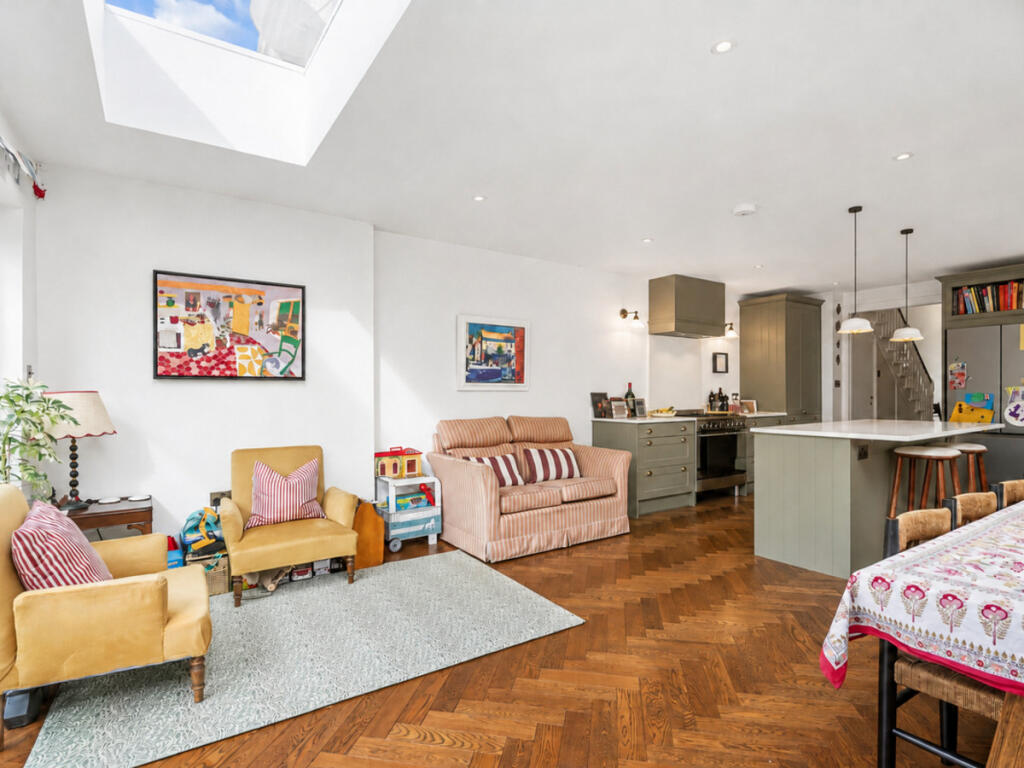 House in London, Queen's Park - View 2