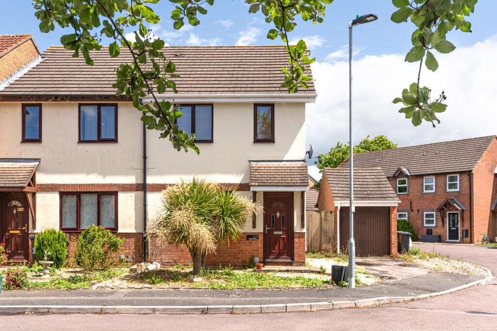 3-bed terraced on Ellicks Close, Bradley Stoke, Bristol, £325,000