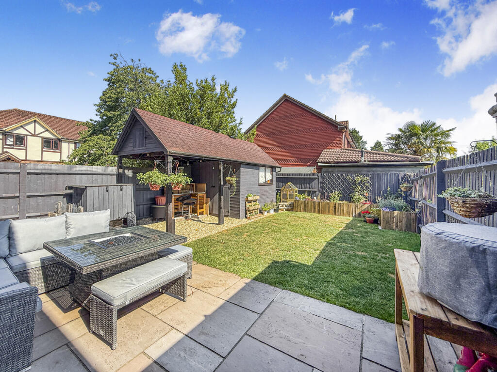 Strawberry Fields, Tadley, RG26 photo 2