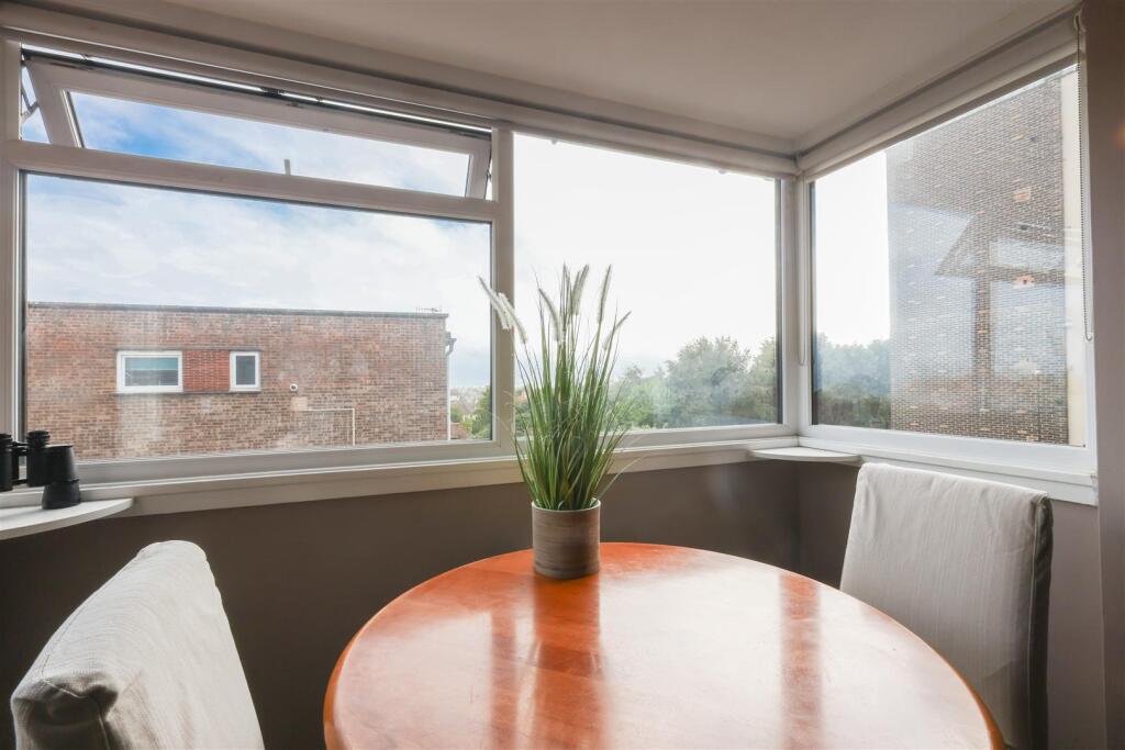 Apartment in Tonbridge - View 5