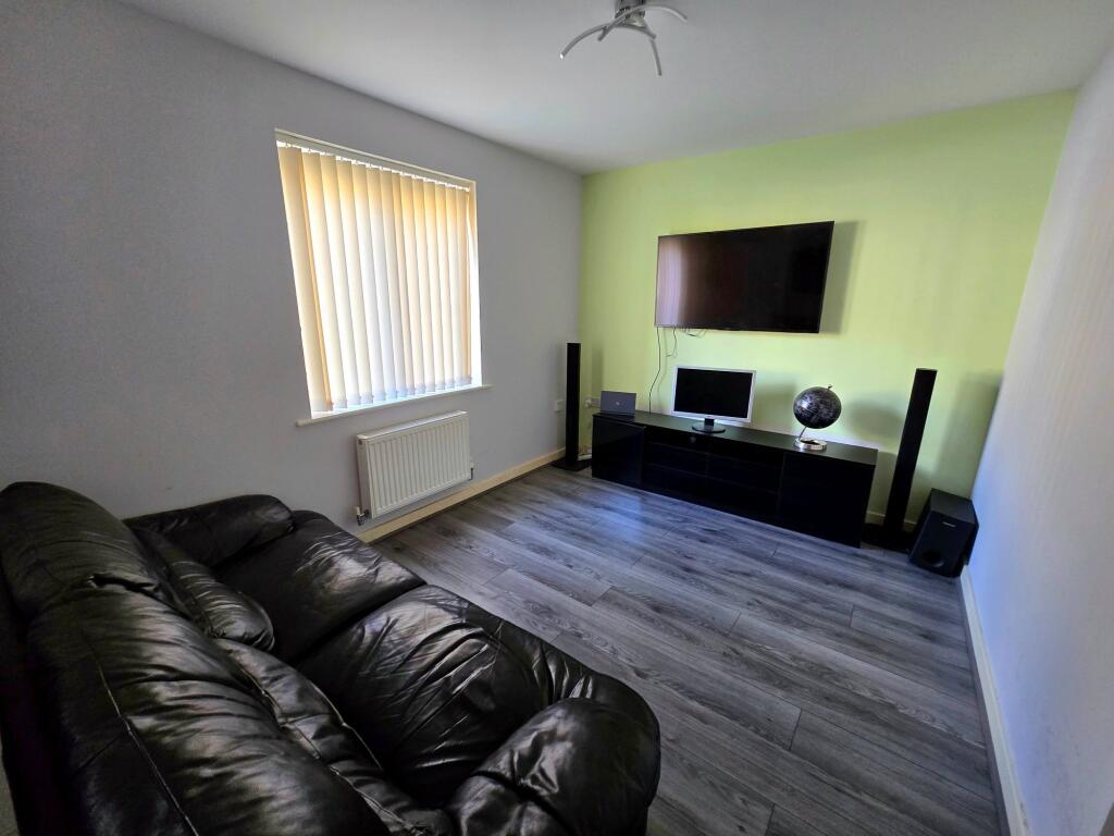 Apartment in Cardiff, St. Bride's Minor - View 2