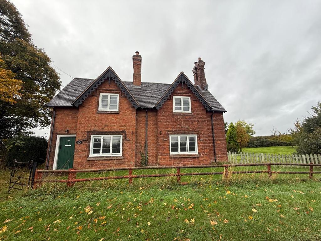 Main image of property: Rose Cottage, Birmingham Road, Hatton, Warwick, Warwickshire
