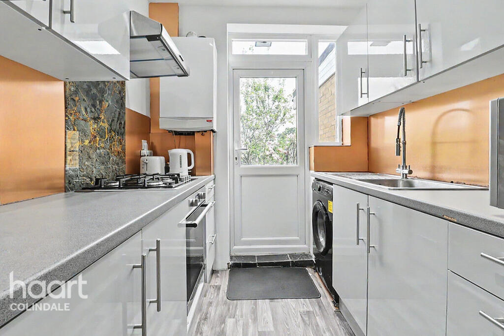 House in London - View 5