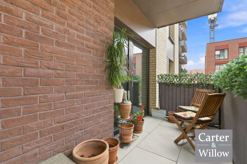Apartment in Ilford - View 2