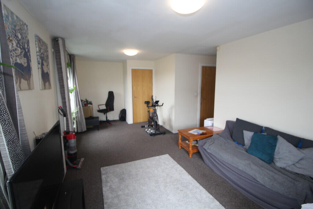 Apartment in Wakefield - View 5