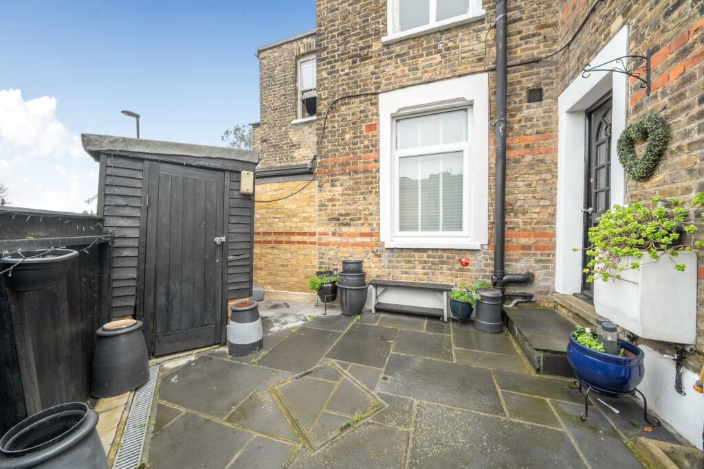 Apartment in London - View 5