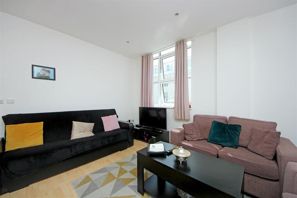 Bromyard House W3 photo 2