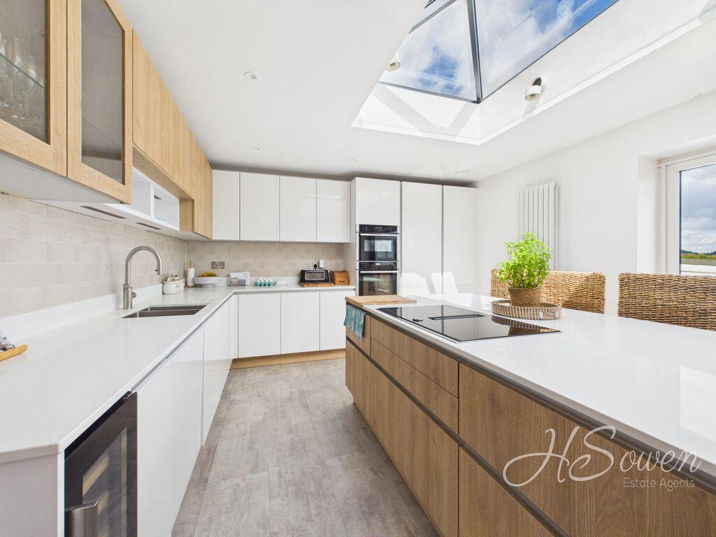 House in Torquay, Torbay - View 4
