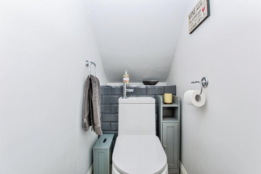 House in South Holland, Sutton Bridge - More