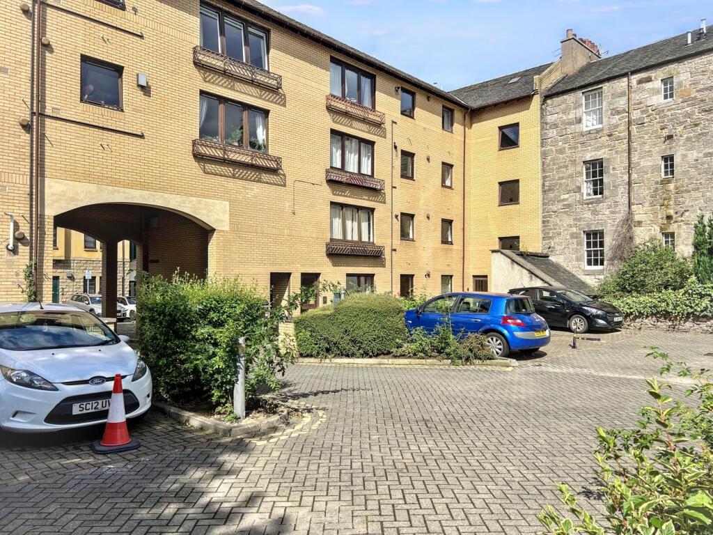 Apartment in Edinburgh - View 2
