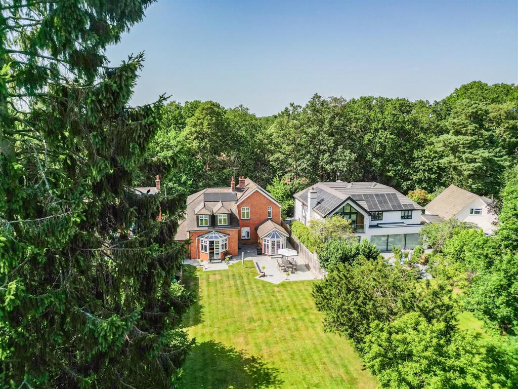 House in Berkshire, Wokingham Without - View 2