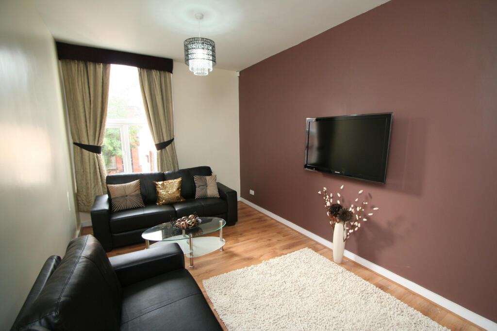 House in Leeds, Hyde Park - View 4
