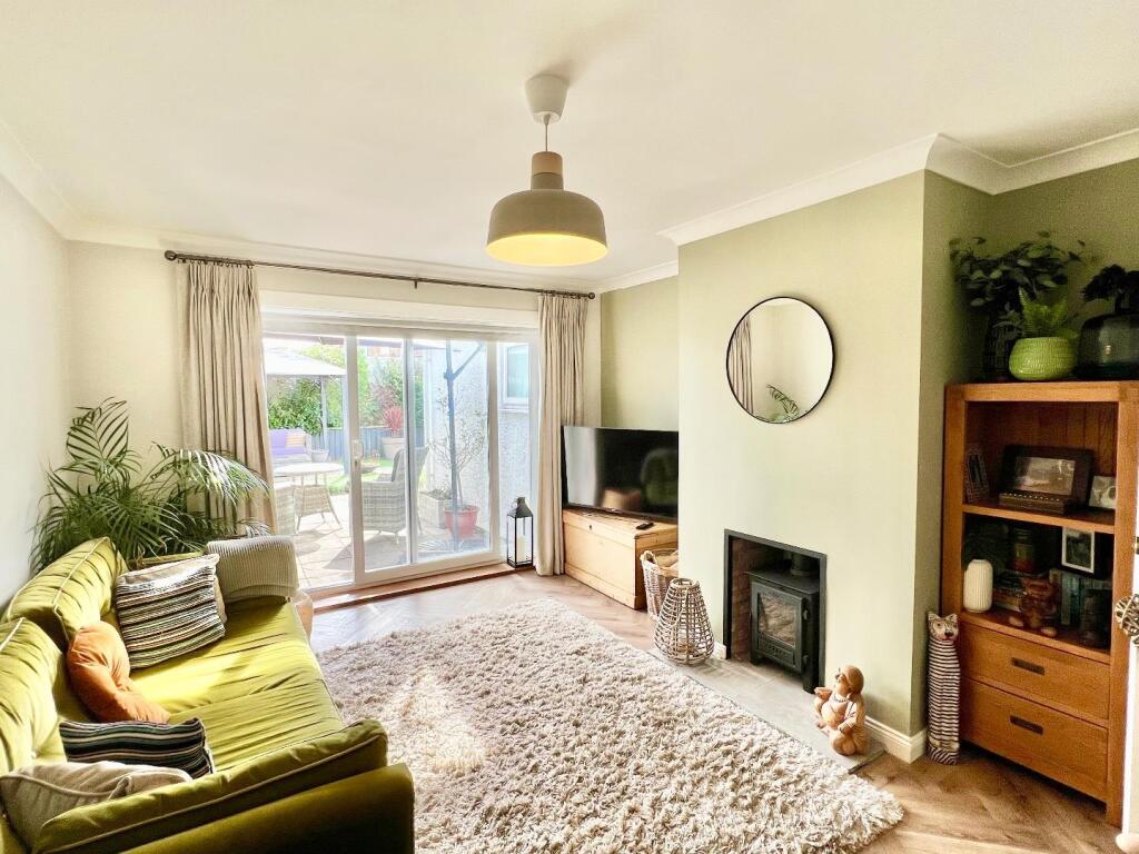 West End Avenue, Porthcawl, Bridgend County Borough, CF36 3NF photo 3