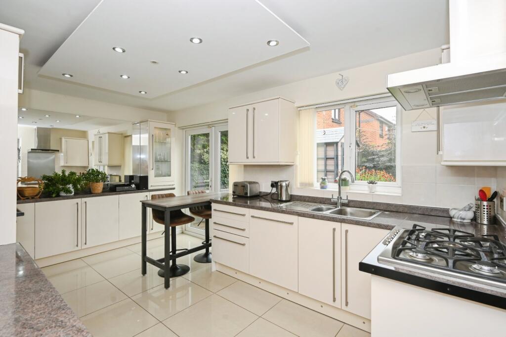 Henley Court, St. Helens, Merseyside, WA10 photo 2