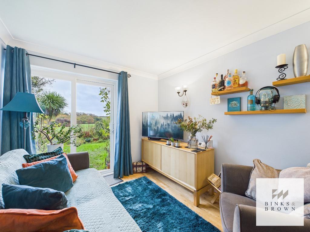 Finches Close, Corringham, Essex, SS17 9BX photo 3