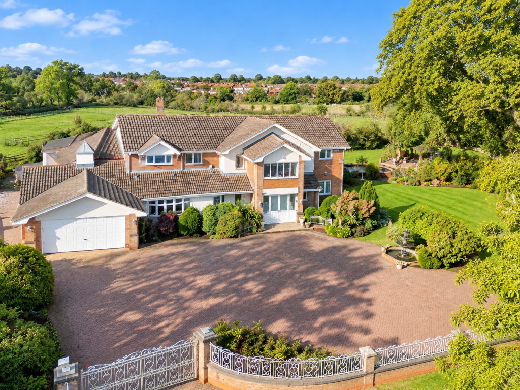 House in Bromsgrove, Wythall Heath, Wythall