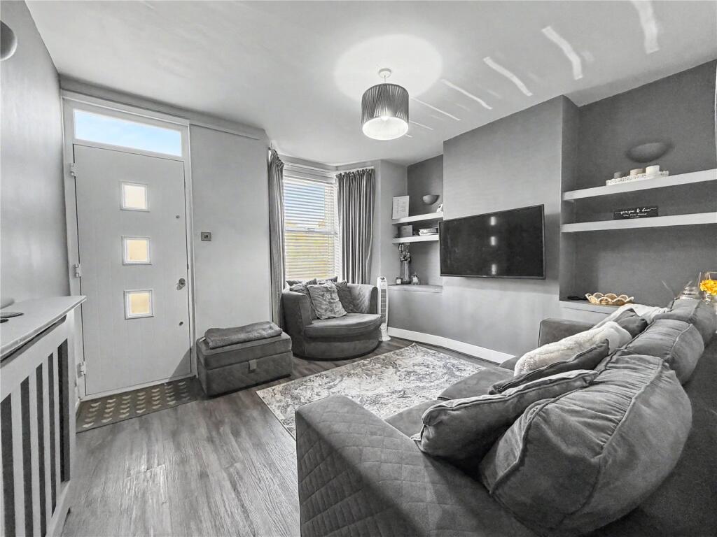 House in Gillingham, Medway - View 3