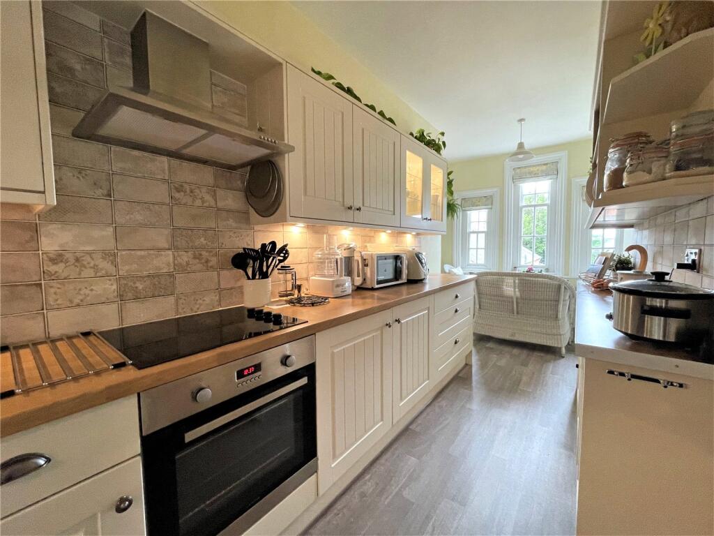 Bartons Road, Fordingbridge, Hampshire, SP6 photo 4