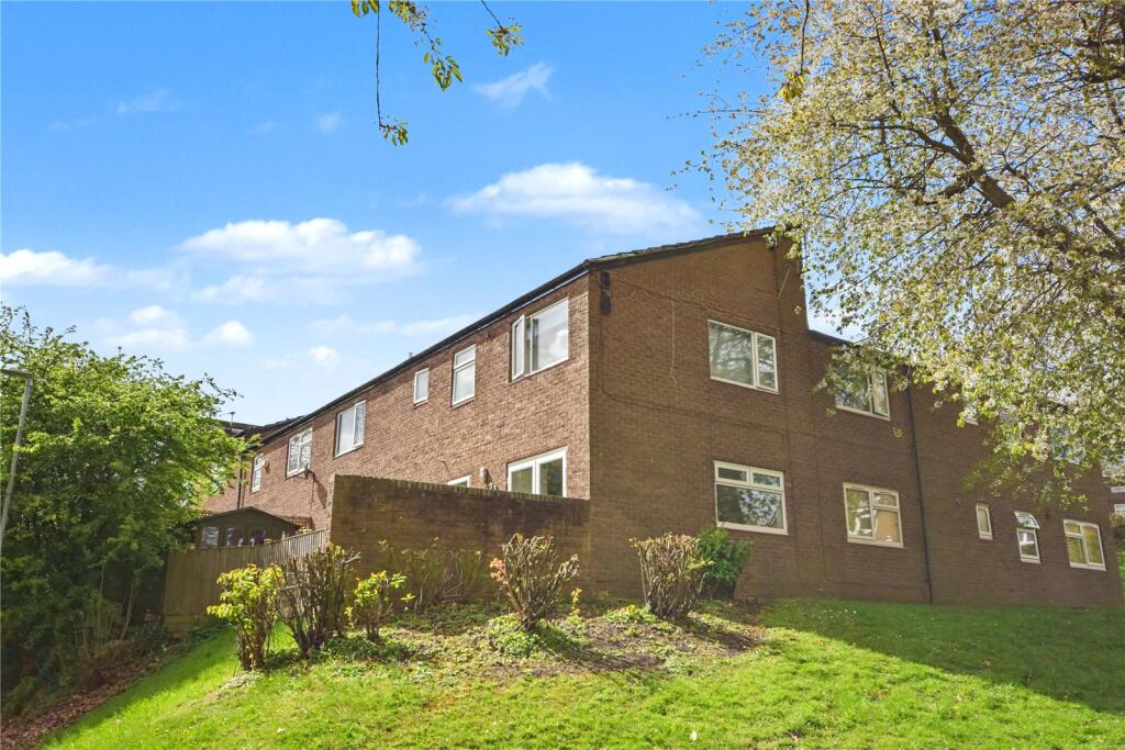 Main image of property: Wayland Approach, Leeds