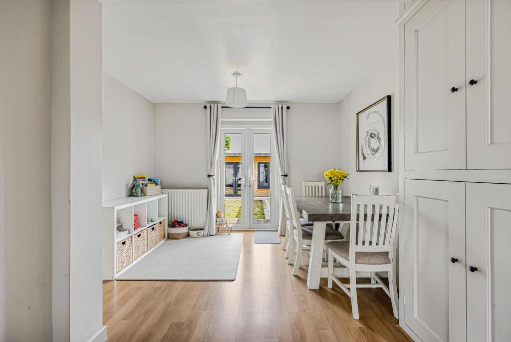 Valentine Crescent, Caversham, Reading, Berkshire, RG4 photo 4