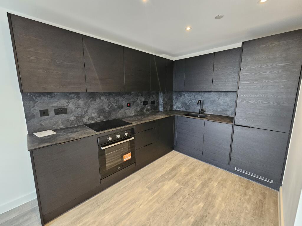 Apartment in Trafford, Greater Manchester - View 4