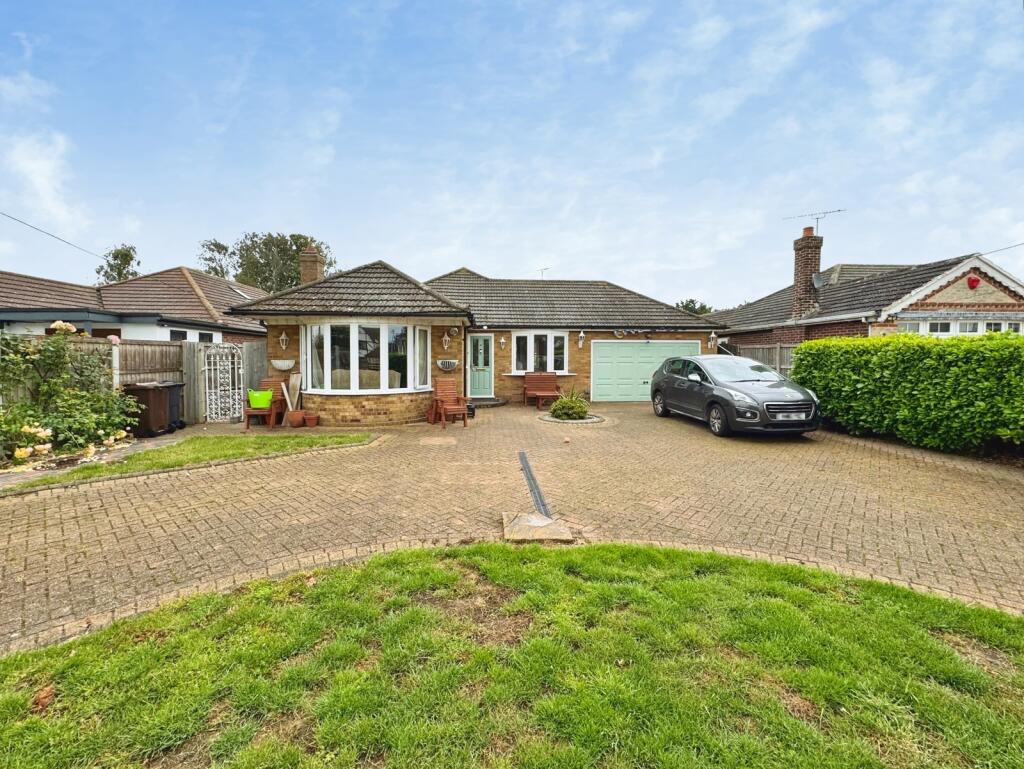 3-bed house on Dumont Avenue, St. Osyth, Clacton-on-Sea, £500,000