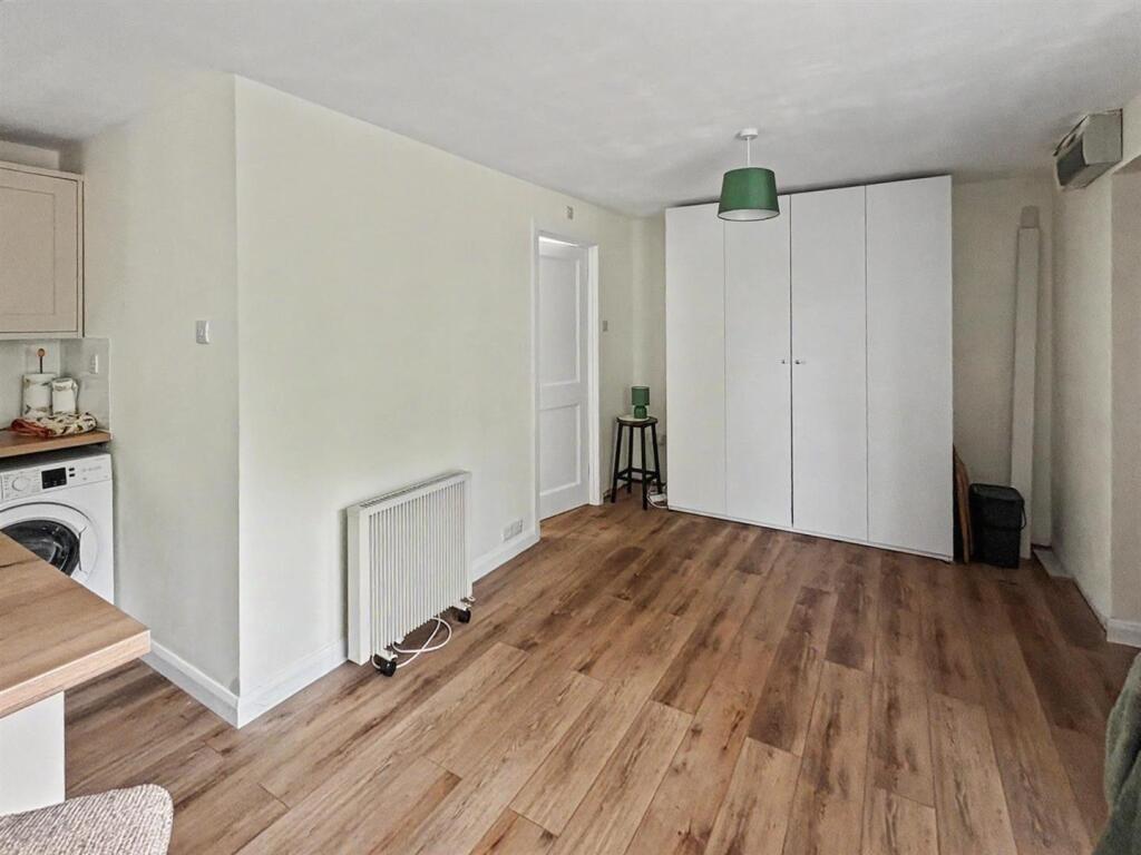 Apartment in Walsall - View 5