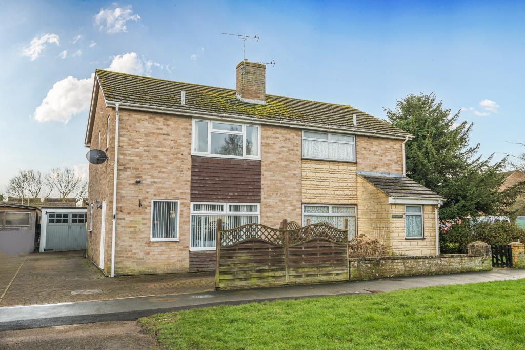 Main image of property: Oakfield Road, Carterton,  Oxfordshire, OX18