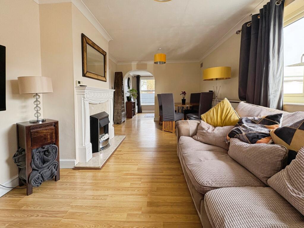 Larchwood Crescent, Lincoln, LN6 photo 4