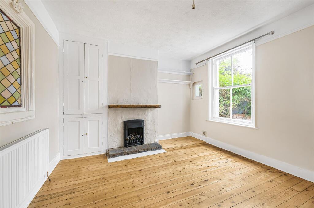 House in Seaford, East Blatchington - More