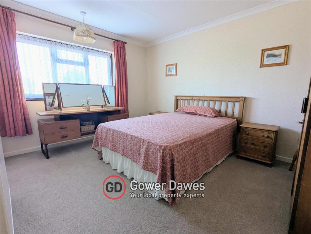 House in Chadwell St Mary, Essex - More